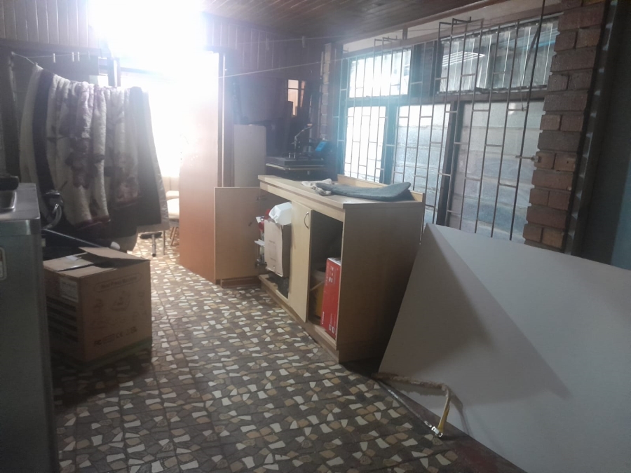 6 Bedroom Property for Sale in Oos Einde North West